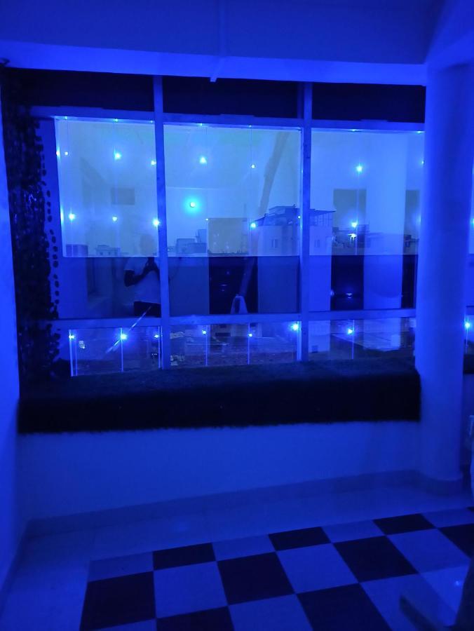 Saraswati Palace バラナシ エクステリア 写真