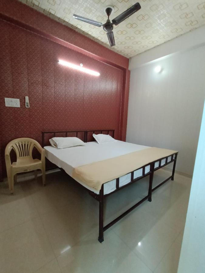 Saraswati Palace バラナシ エクステリア 写真